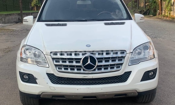 Buy Import Mercedes‒Benz ML–Class White Car in Douala in Littoral Cameroon