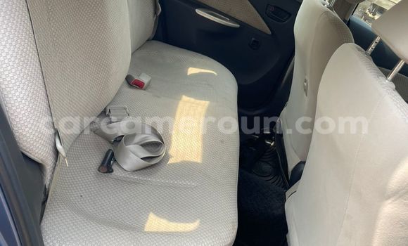 Sayi Na hannu Toyota Belta Blue Mota in Douala a Ƙasar Kamaru Sayi Na hannu Toyota Belta Blue Mota in Douala a Ƙasar Kamaru