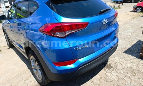Sayi Sabo Hyundai Tucson Blue Mota in Douala a Ƙasar Kamaru Sayi Sabo Hyundai Tucson Blue Mota in Douala a Ƙasar Kamaru