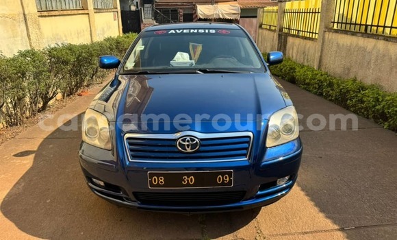 Sayi Na hannu Toyota Avensis Blue Mota in Yaounde a Babban Kamaru Sayi Na hannu Toyota Avensis Blue Mota in Yaounde a Babban Kamaru