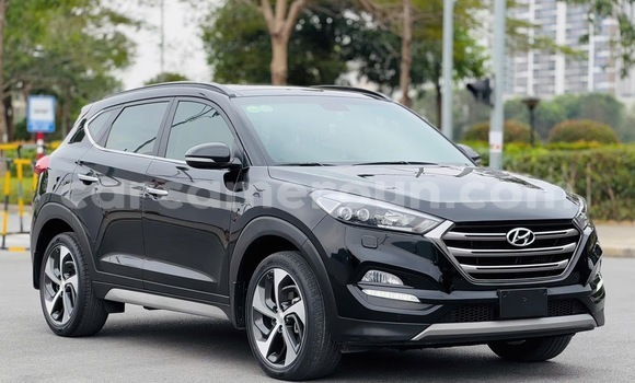 Sayi Sabo Hyundai Tucson Black Mota in Douala a Ƙasar Kamaru Sayi Sabo Hyundai Tucson Black Mota in Douala a Ƙasar Kamaru