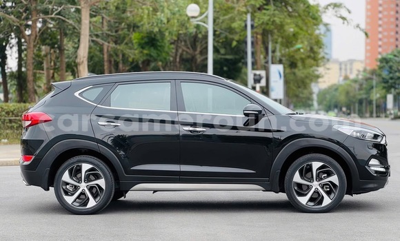 Sayi Sabo Hyundai Tucson Black Mota in Douala a Ƙasar Kamaru Sayi Sabo Hyundai Tucson Black Mota in Douala a Ƙasar Kamaru