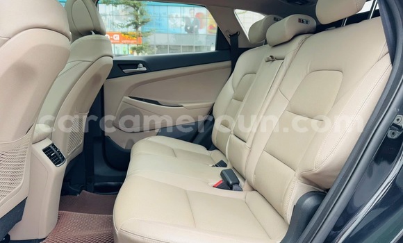 Sayi Sabo Hyundai Tucson Black Mota in Douala a Ƙasar Kamaru Sayi Sabo Hyundai Tucson Black Mota in Douala a Ƙasar Kamaru