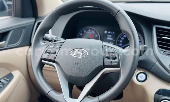 Sayi Sabo Hyundai Tucson Black Mota in Douala a Ƙasar Kamaru Sayi Sabo Hyundai Tucson Black Mota in Douala a Ƙasar Kamaru