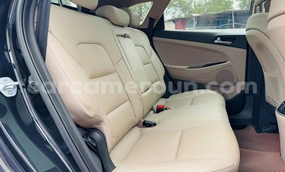 Sayi Sabo Hyundai Tucson Black Mota in Douala a Ƙasar Kamaru Sayi Sabo Hyundai Tucson Black Mota in Douala a Ƙasar Kamaru