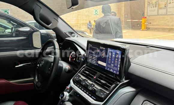 Sayi Na hannu Toyota Land Cruiser Black Mota in Yaounde a Babban Kamaru Sayi Na hannu Toyota Land Cruiser Black Mota in Yaounde a Babban Kamaru