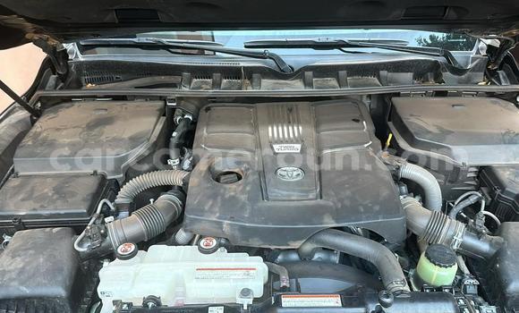 Sayi Na hannu Toyota Land Cruiser Black Mota in Yaounde a Babban Kamaru Sayi Na hannu Toyota Land Cruiser Black Mota in Yaounde a Babban Kamaru