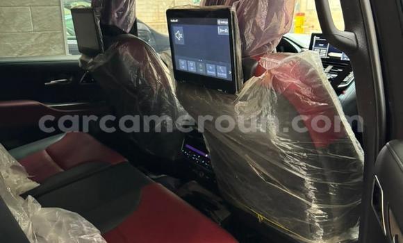 Sayi Na hannu Toyota Land Cruiser Black Mota in Yaounde a Babban Kamaru Sayi Na hannu Toyota Land Cruiser Black Mota in Yaounde a Babban Kamaru