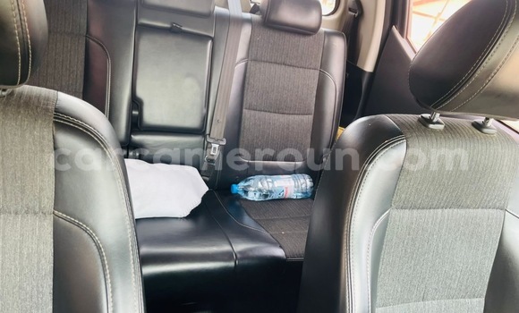 Sayi Na hannu Peugeot Traveller Brown Mota in Douala a Ƙasar Kamaru Sayi Na hannu Peugeot Traveller Brown Mota in Douala a Ƙasar Kamaru