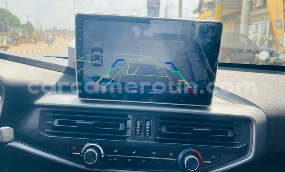 Sayi Na hannu Peugeot Traveller Brown Mota in Douala a Ƙasar Kamaru Sayi Na hannu Peugeot Traveller Brown Mota in Douala a Ƙasar Kamaru