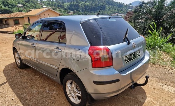 Sayi Na hannu Toyota Corolla Azurfa Mota in Yaounde a Babban Kamaru Sayi Na hannu Toyota Corolla Azurfa Mota in Yaounde a Babban Kamaru