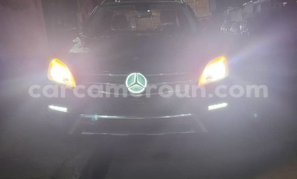 Sayi Sabo Mercedes‒Benz ML–Class Black Mota in Douala a Ƙasar Kamaru Sayi Sabo Mercedes‒Benz ML–Class Black Mota in Douala a Ƙasar Kamaru