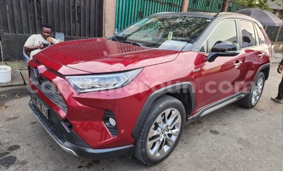 Sayi Na hannu Toyota RAV4 Red Mota in Douala a Ƙasar Kamaru Sayi Na hannu Toyota RAV4 Red Mota in Douala a Ƙasar Kamaru