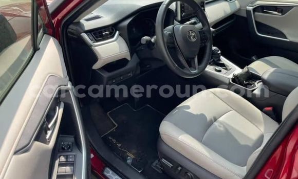 Sayi Na hannu Toyota RAV4 Red Mota in Douala a Ƙasar Kamaru Sayi Na hannu Toyota RAV4 Red Mota in Douala a Ƙasar Kamaru