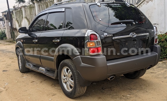 Sayi Na hannu Hyundai Tucson Black Mota in Douala a Ƙasar Kamaru Sayi Na hannu Hyundai Tucson Black Mota in Douala a Ƙasar Kamaru