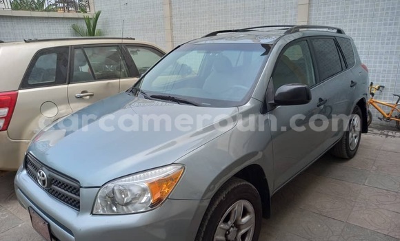 Sayi Sabo Toyota RAV4 Sauran Mota in Douala a Ƙasar Kamaru Sayi Sabo Toyota RAV4 Sauran Mota in Douala a Ƙasar Kamaru