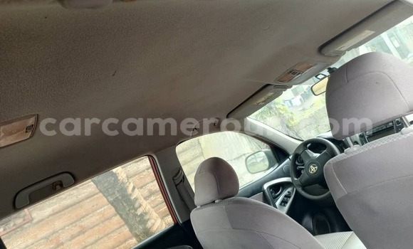 Sayi Sabo Toyota RAV4 Sauran Mota in Douala a Ƙasar Kamaru Sayi Sabo Toyota RAV4 Sauran Mota in Douala a Ƙasar Kamaru