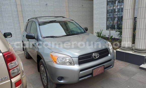 Sayi Sabo Toyota RAV4 Sauran Mota in Douala a Ƙasar Kamaru Sayi Sabo Toyota RAV4 Sauran Mota in Douala a Ƙasar Kamaru