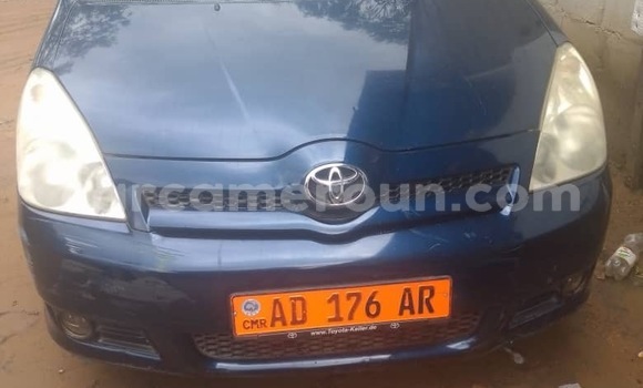 Buy New Toyota Corolla Verso Blue Car in Douala in Littoral Cameroon