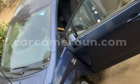 Acheter Neuf Voiture Toyota Corolla Verso Bleu à Douala, Littoral Cameroon Acheter Neuf Voiture Toyota Corolla Verso Bleu à Douala, Littoral Cameroon