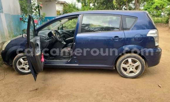Acheter Neuf Voiture Toyota Corolla Verso Bleu à Douala, Littoral Cameroon Acheter Neuf Voiture Toyota Corolla Verso Bleu à Douala, Littoral Cameroon