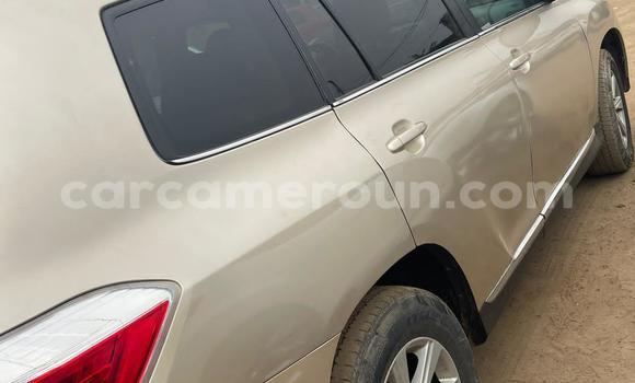 Buy Used Toyota Highlander Beige Car in Douala in Littoral Cameroon Buy Used Toyota Highlander Beige Car in Douala in Littoral Cameroon