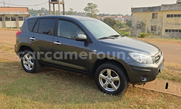 Acheter Occasion Voiture Toyota RAV4 Noir à Yaoundé, Central Cameroon Acheter Occasion Voiture Toyota RAV4 Noir à Yaoundé, Central Cameroon