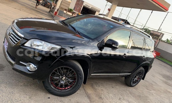 Sayi Sabo Toyota Vanguard Black Mota in Douala a Ƙasar Kamaru