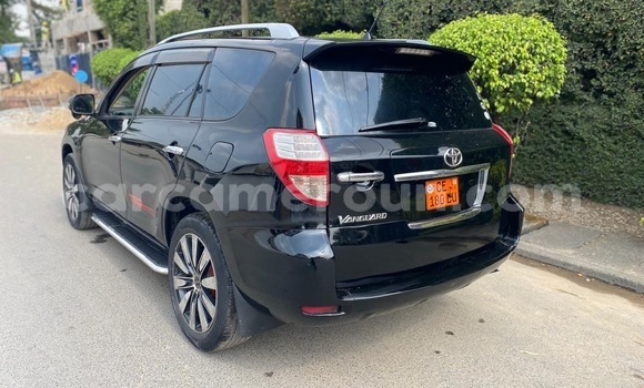 Sayi Sabo Toyota Vanguard Black Mota in Douala a Ƙasar Kamaru Sayi Sabo Toyota Vanguard Black Mota in Douala a Ƙasar Kamaru