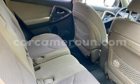 Sayi Sabo Toyota Vanguard Black Mota in Douala a Ƙasar Kamaru Sayi Sabo Toyota Vanguard Black Mota in Douala a Ƙasar Kamaru