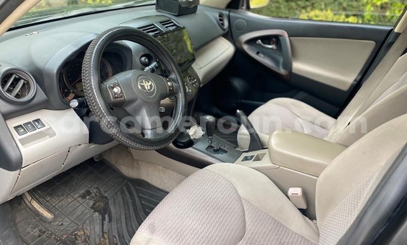 Sayi Sabo Toyota Vanguard Black Mota in Douala a Ƙasar Kamaru Sayi Sabo Toyota Vanguard Black Mota in Douala a Ƙasar Kamaru