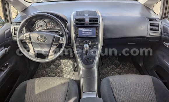 Sayi Na hannu Toyota Blade Sauran Mota in Douala a Ƙasar Kamaru Sayi Na hannu Toyota Blade Sauran Mota in Douala a Ƙasar Kamaru