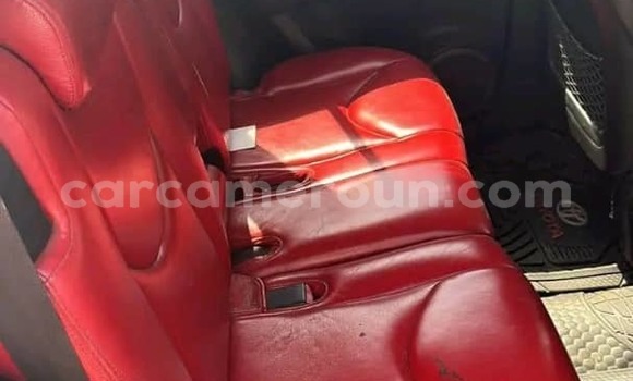 Sayi Na hannu Toyota RAV4 White Mota in Douala a Ƙasar Kamaru Sayi Na hannu Toyota RAV4 White Mota in Douala a Ƙasar Kamaru