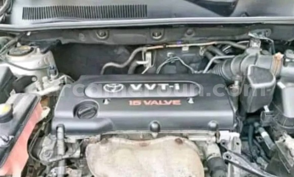 Sayi Na hannu Toyota RAV4 White Mota in Douala a Ƙasar Kamaru Sayi Na hannu Toyota RAV4 White Mota in Douala a Ƙasar Kamaru