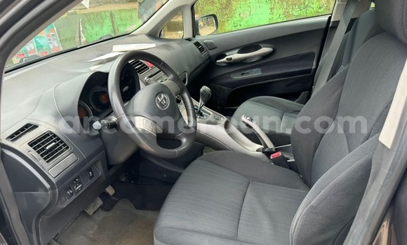 Sayi Sabo Toyota Auris Sauran Mota in Douala a Ƙasar Kamaru Sayi Sabo Toyota Auris Sauran Mota in Douala a Ƙasar Kamaru