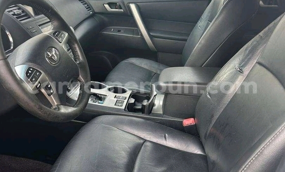 Buy Import Toyota Highlander Silver Car in Douala in Littoral Cameroon Buy Import Toyota Highlander Silver Car in Douala in Littoral Cameroon