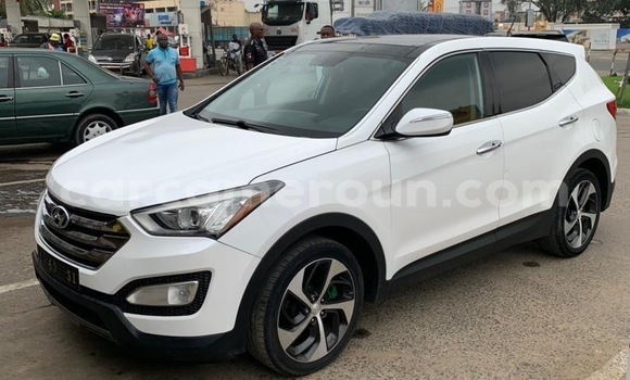 Sayi Sabo Hyundai Santa Fe White Mota in Douala a Ƙasar Kamaru Sayi Sabo Hyundai Santa Fe White Mota in Douala a Ƙasar Kamaru