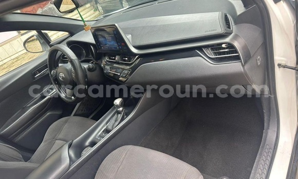 Acheter Neuf Voiture Toyota C-HR Autre à Buea, Southwest Cameroon Acheter Neuf Voiture Toyota C-HR Autre à Buea, Southwest Cameroon