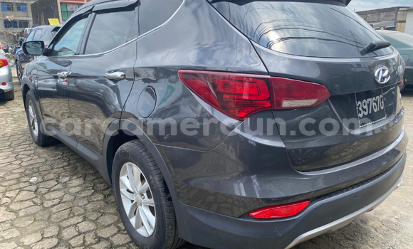 Sayi Imported Hyundai Santa Fe Azurfa Mota in Douala a Ƙasar Kamaru Sayi Imported Hyundai Santa Fe Azurfa Mota in Douala a Ƙasar Kamaru