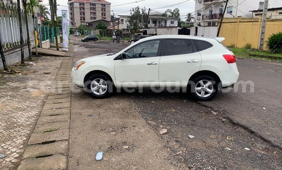 Sayi Sabo Nissan Rogue White Mota in Douala a Ƙasar Kamaru Sayi Sabo Nissan Rogue White Mota in Douala a Ƙasar Kamaru