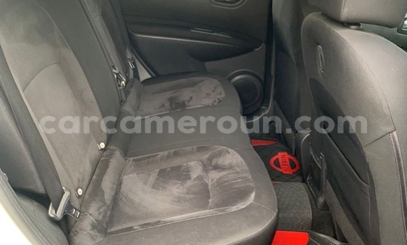 Sayi Sabo Nissan Rogue White Mota in Douala a Ƙasar Kamaru Sayi Sabo Nissan Rogue White Mota in Douala a Ƙasar Kamaru