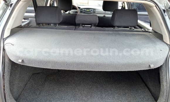 Sayi Na hannu Toyota Corolla Azurfa Mota in Yaounde a Babban Kamaru