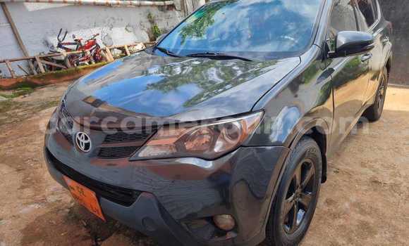 Sayi Na hannu Toyota RAV4 Azurfa Mota in Yaounde a Babban Kamaru Sayi Na hannu Toyota RAV4 Azurfa Mota in Yaounde a Babban Kamaru