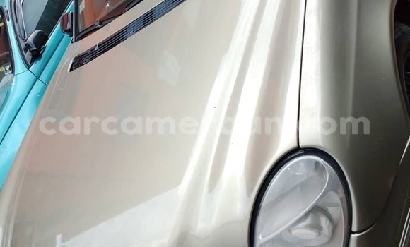 Sayi Na hannu Mercedes‒Benz E–Class Sauran Mota in Douala a Ƙasar Kamaru