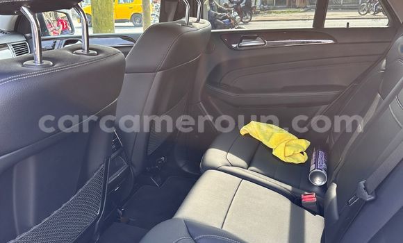 Sayi Na hannu Mercedes‒Benz ML–Class Black Mota in Douala a Ƙasar Kamaru Sayi Na hannu Mercedes‒Benz ML–Class Black Mota in Douala a Ƙasar Kamaru