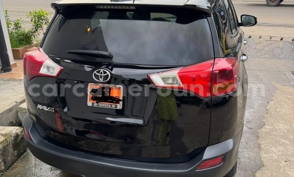 Sayi Na hannu Toyota RAV4 Black Mota in Douala a Ƙasar Kamaru Sayi Na hannu Toyota RAV4 Black Mota in Douala a Ƙasar Kamaru
