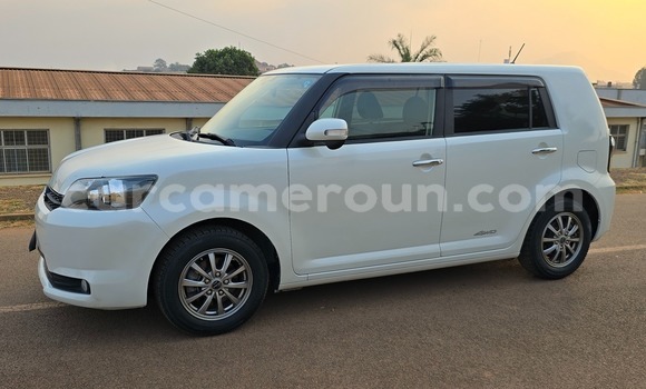 Acheter Occasion Voiture Toyota Corolla Rumion Blanc à Yaoundé, Central Cameroon