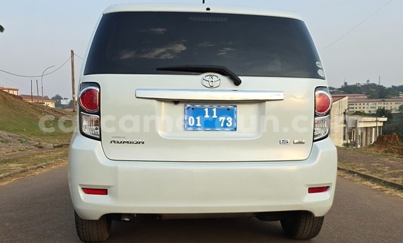 Buy Used Toyota Corolla Rumion White Car in Yaounde in Central Cameroon Buy Used Toyota Corolla Rumion White Car in Yaounde in Central Cameroon