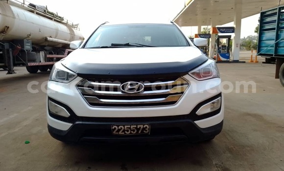 Sayi Sabo Hyundai Santa Fe White Mota in Yaounde a Babban Kamaru Sayi Sabo Hyundai Santa Fe White Mota in Yaounde a Babban Kamaru