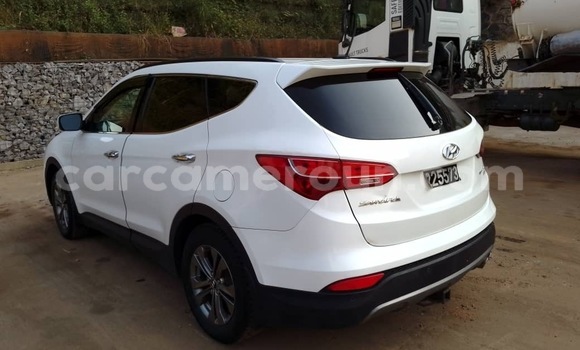 Sayi Sabo Hyundai Santa Fe White Mota in Yaounde a Babban Kamaru Sayi Sabo Hyundai Santa Fe White Mota in Yaounde a Babban Kamaru